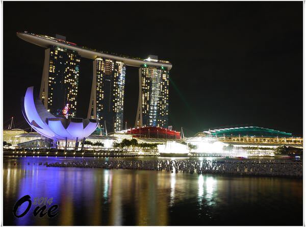 獅城夏日聖誕*新加坡Marina Bay Sands濱海灣金沙酒店 市景尊貴套房、燈光秀