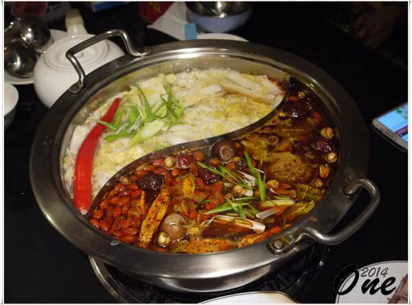 台北大安║微酸不嗆的酸菜白肉鍋❥饕鍋酸菜白肉鍋、養生麻辣鍋