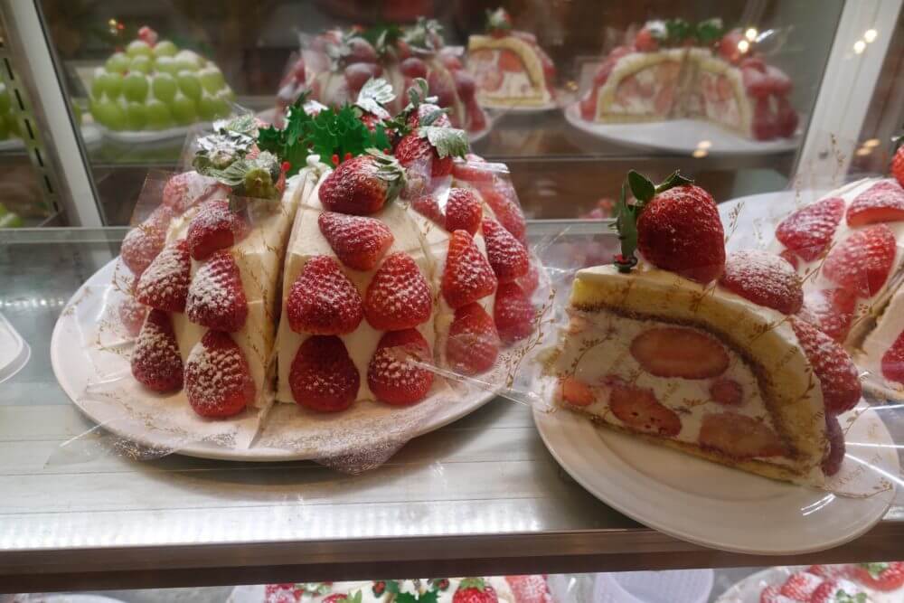 東京新宿|果実園 リーベル果實園麝香葡萄蛋糕 草莓蛋糕 新鮮水果甜點專賣